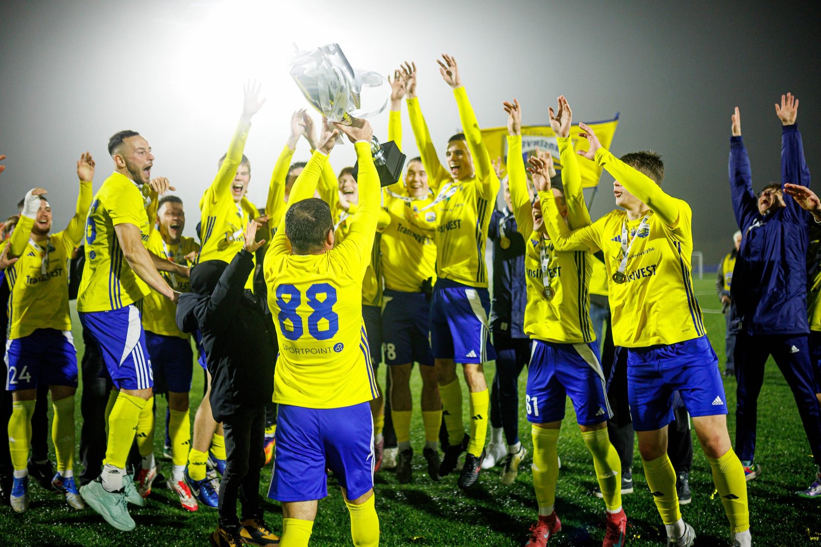 oficiali-fk-transinvest-svetain